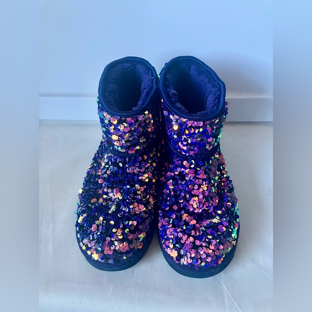 UGG Purple Sequin 1112515 Stellar Sequin Mini Short Boots Womens Sz 6 EUC Rare
